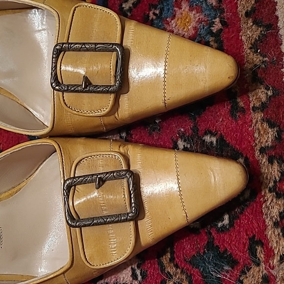 Manolo Blahnik yellow leather mule slide with metal buckle excellent condition - Picture 2 of 6